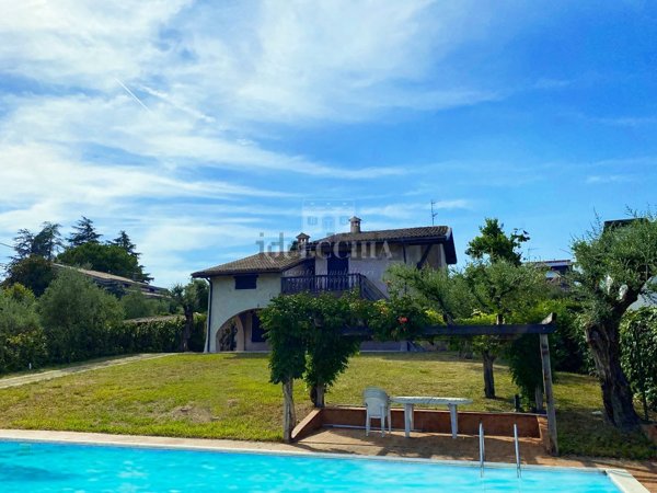 casa indipendente in vendita a Moniga del Garda