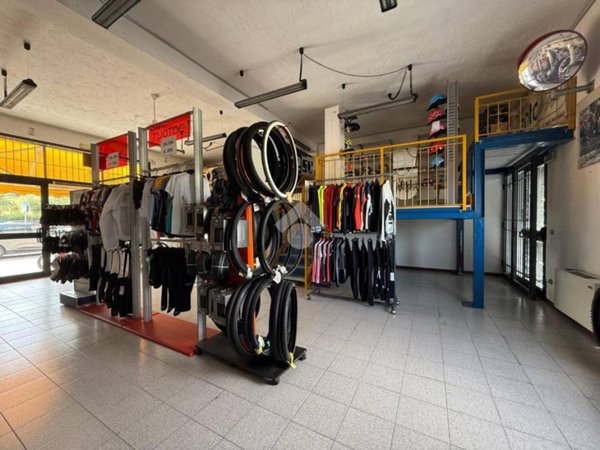 negozio in vendita a Moniga del Garda