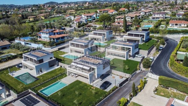 casa indipendente in vendita a Moniga del Garda