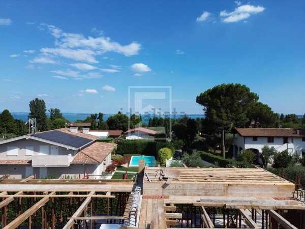 casa indipendente in vendita a Moniga del Garda