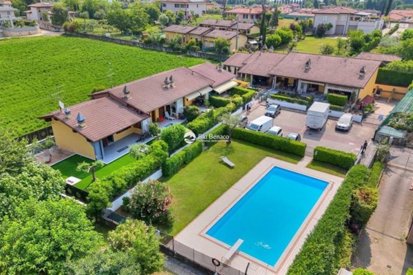 casa indipendente in vendita a Moniga del Garda