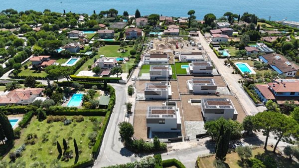 casa indipendente in vendita a Moniga del Garda