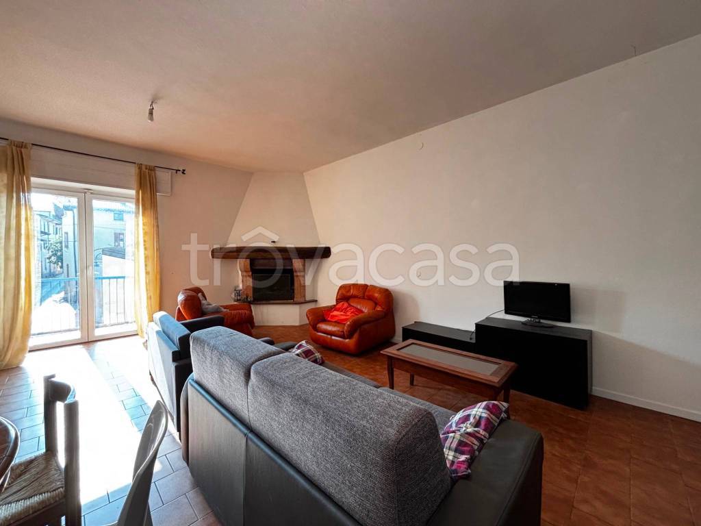 casa indipendente in vendita a Moniga del Garda