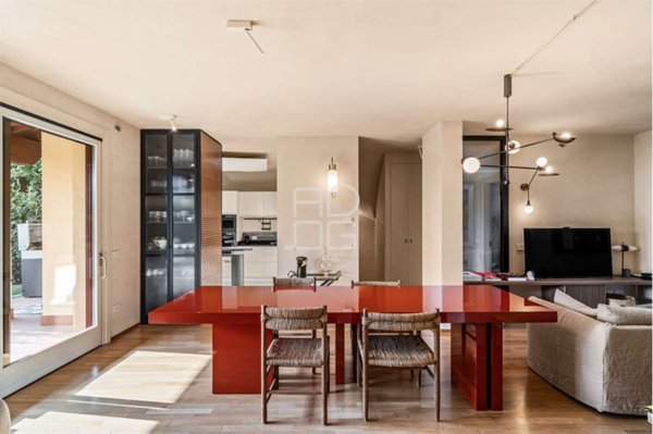 casa indipendente in vendita a Moniga del Garda