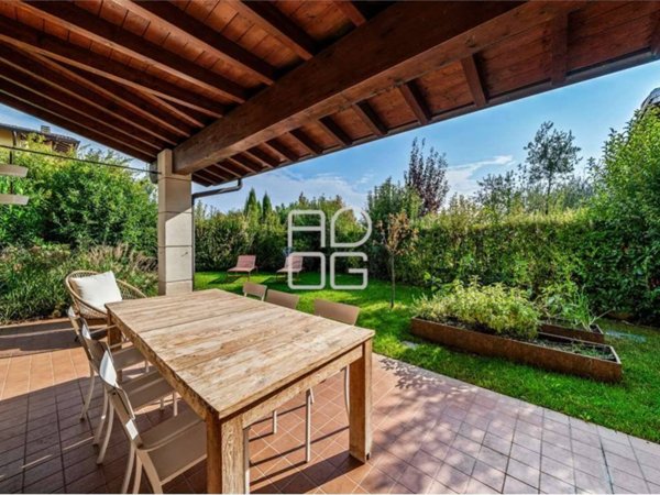 casa indipendente in vendita a Moniga del Garda