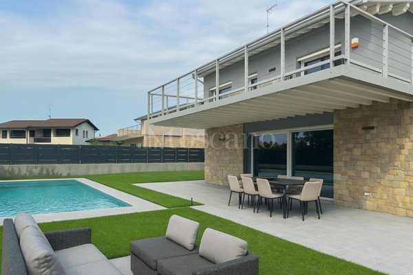 casa indipendente in vendita a Moniga del Garda