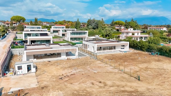 casa indipendente in vendita a Moniga del Garda