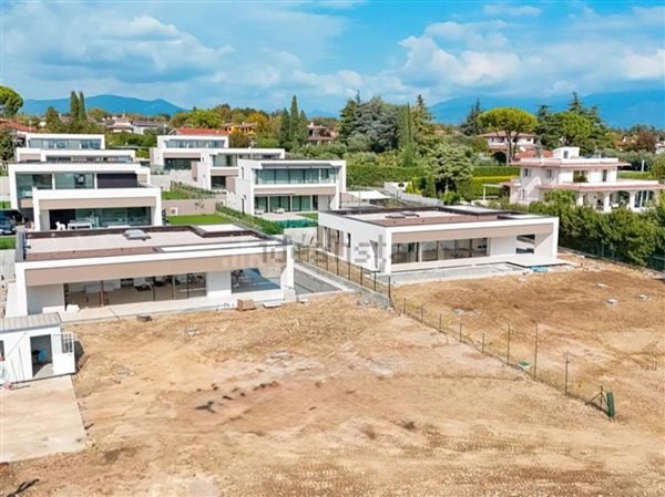 casa indipendente in vendita a Moniga del Garda