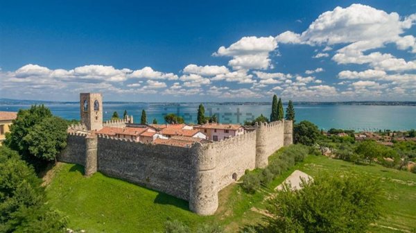 casa indipendente in vendita a Moniga del Garda