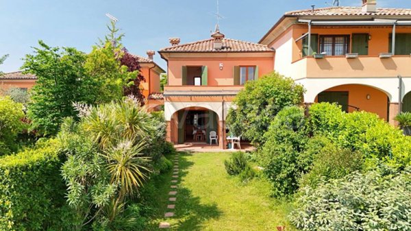 casa indipendente in vendita a Moniga del Garda