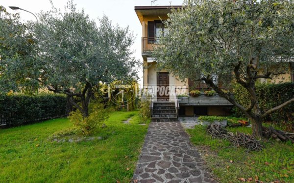 casa indipendente in vendita a Moniga del Garda