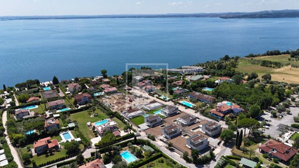 casa indipendente in vendita a Moniga del Garda