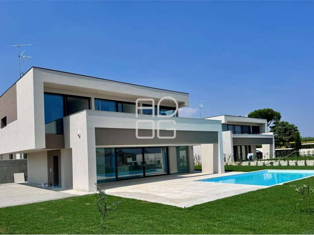 casa indipendente in vendita a Moniga del Garda