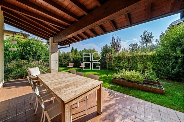 casa indipendente in vendita a Moniga del Garda