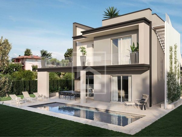 casa indipendente in vendita a Moniga del Garda