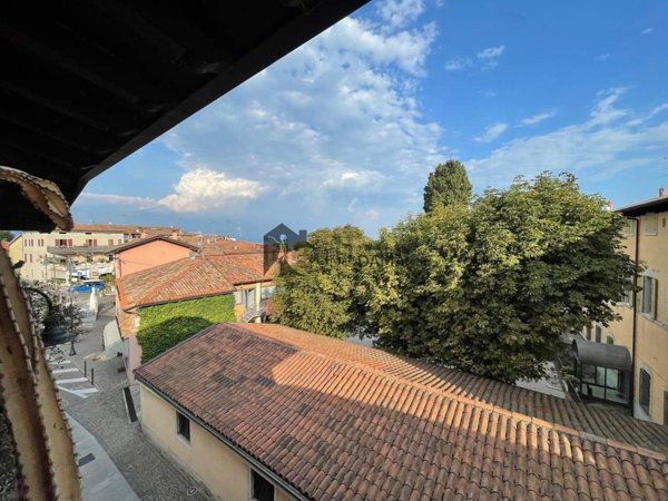 casa indipendente in vendita a Moniga del Garda