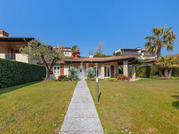 casa indipendente in vendita a Moniga del Garda