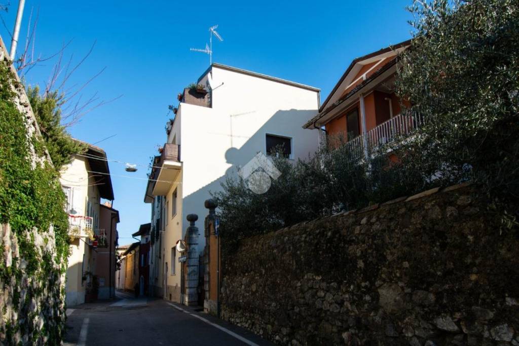 appartamento in vendita a Moniga del Garda
