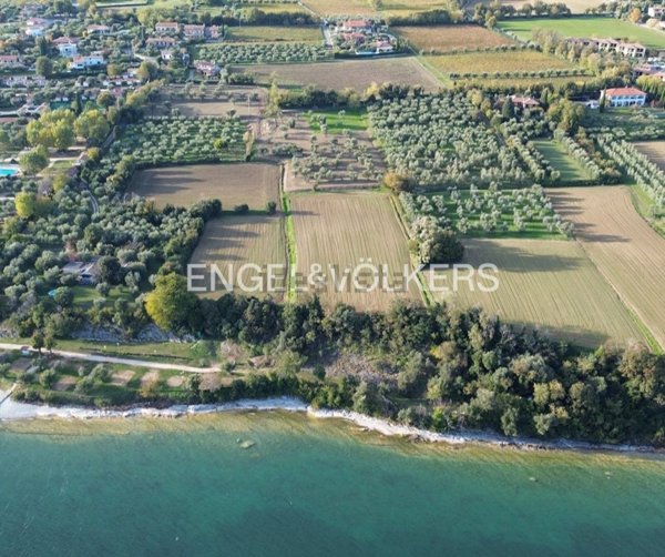 terreno edificabile in vendita a Moniga del Garda