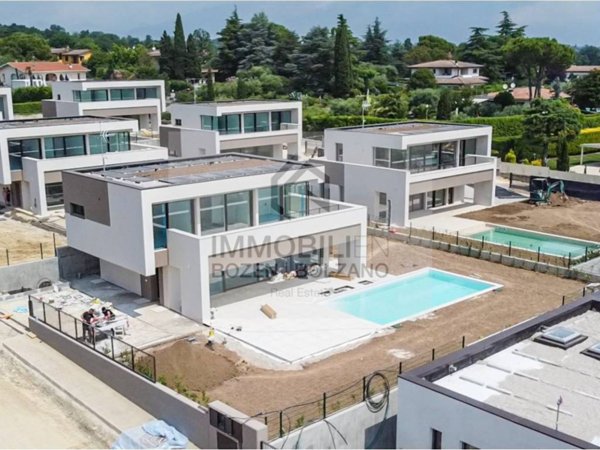 casa indipendente in vendita a Moniga del Garda
