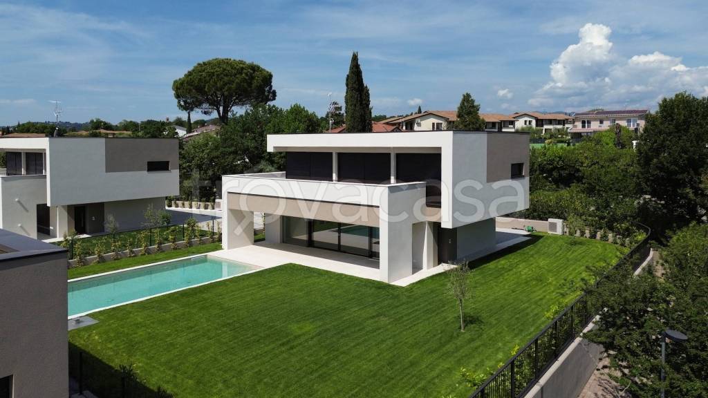 casa indipendente in vendita a Moniga del Garda