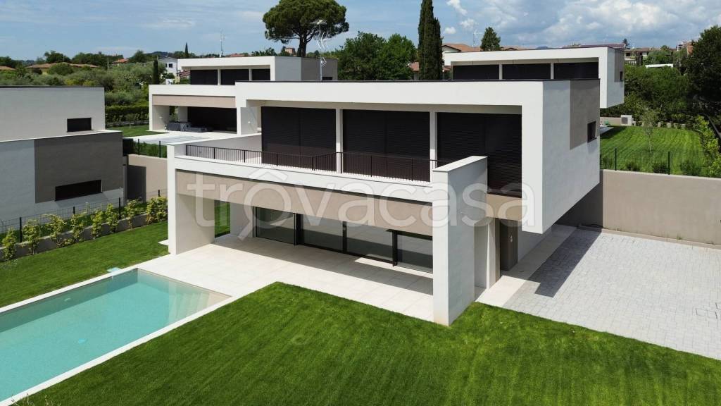 casa indipendente in vendita a Moniga del Garda