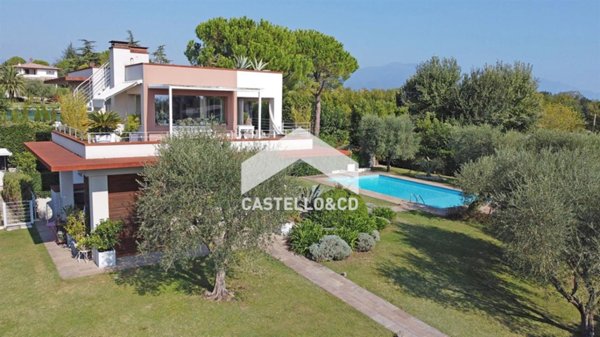 casa indipendente in vendita a Moniga del Garda