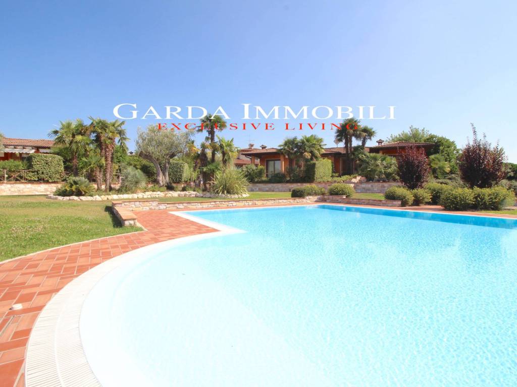 casa indipendente in vendita a Moniga del Garda