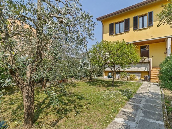 casa indipendente in vendita a Moniga del Garda