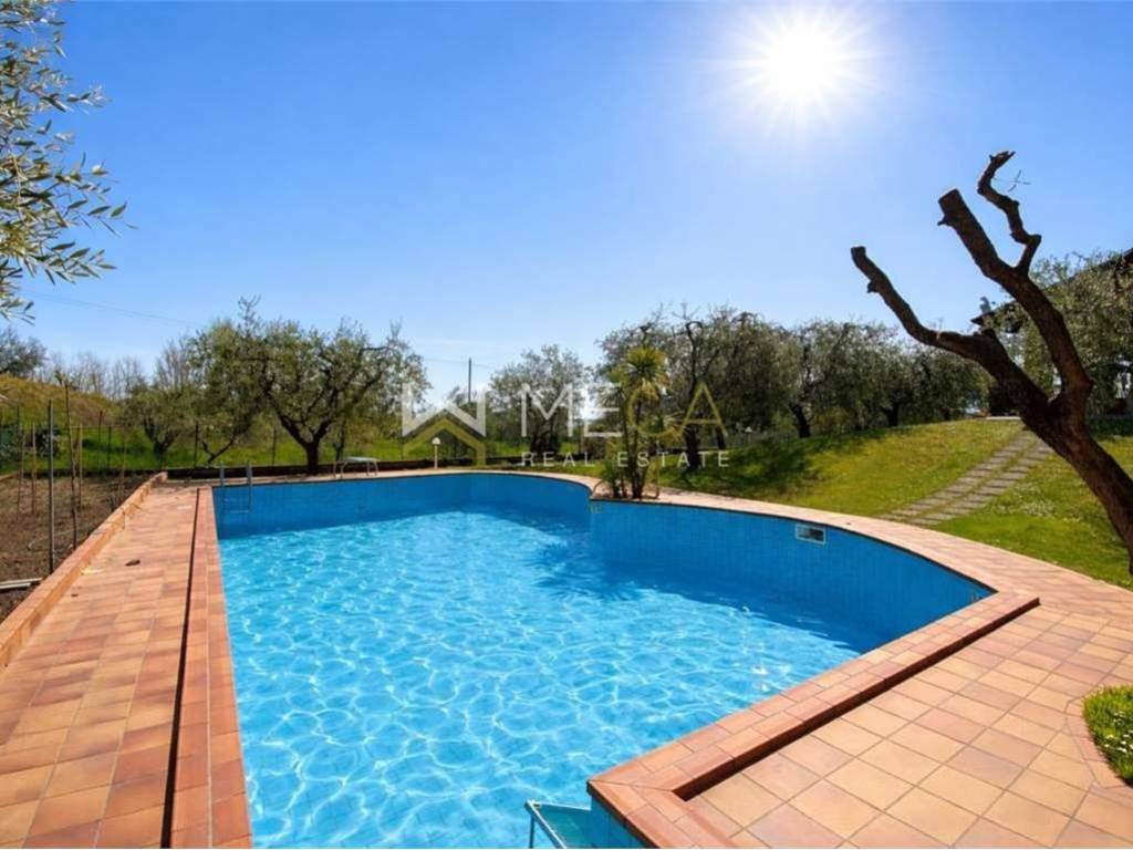 casa indipendente in vendita a Moniga del Garda