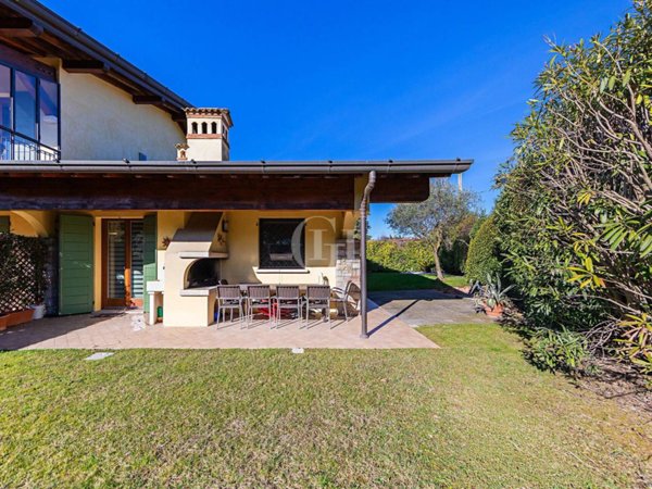 casa indipendente in vendita a Moniga del Garda