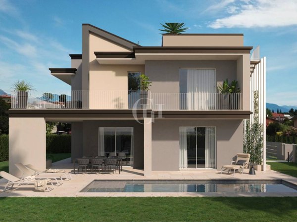 casa indipendente in vendita a Moniga del Garda