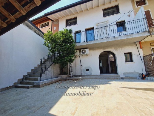 casa indipendente in vendita a Moniga del Garda