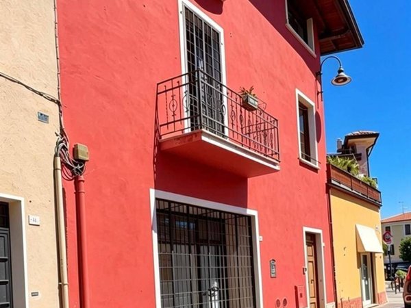 casa indipendente in vendita a Moniga del Garda