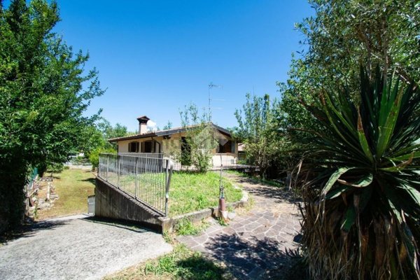 casa indipendente in vendita a Moniga del Garda