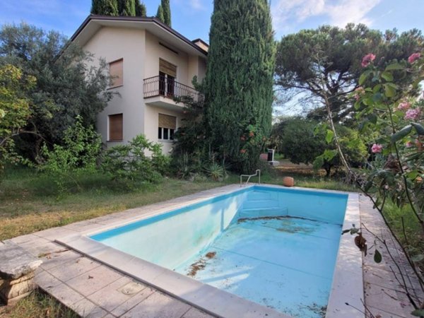 casa indipendente in vendita a Moniga del Garda
