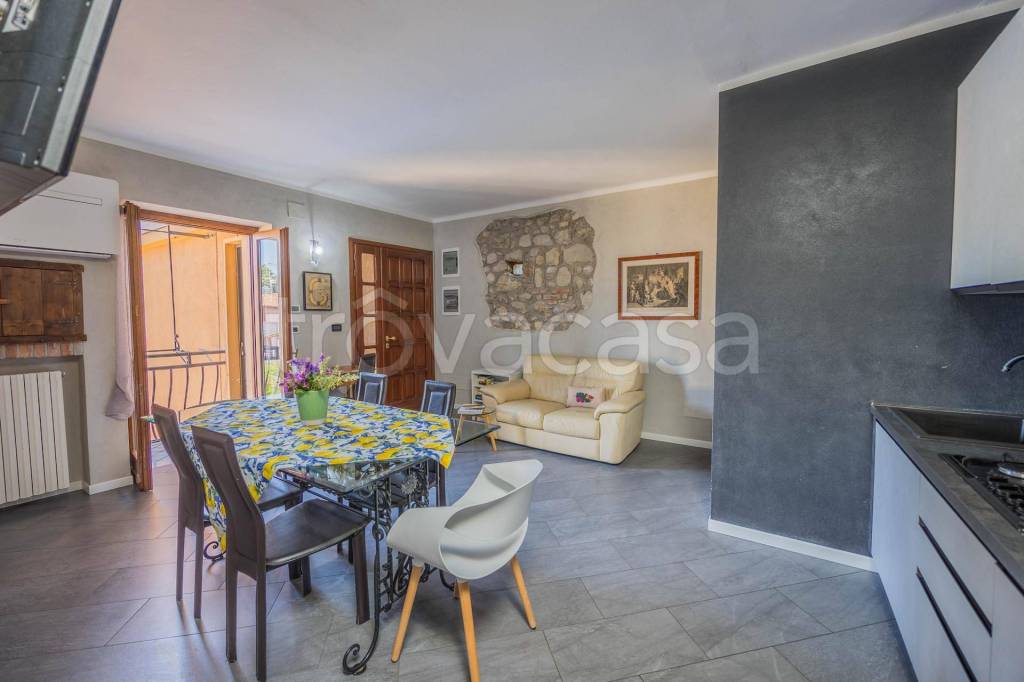 appartamento in vendita a Moniga del Garda