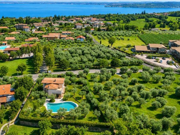 casa indipendente in vendita a Moniga del Garda