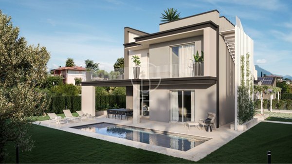 casa indipendente in vendita a Moniga del Garda