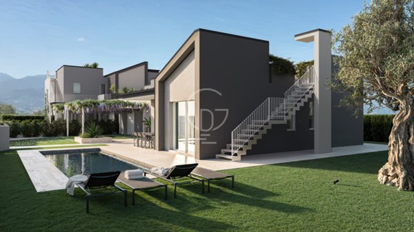 casa indipendente in vendita a Moniga del Garda