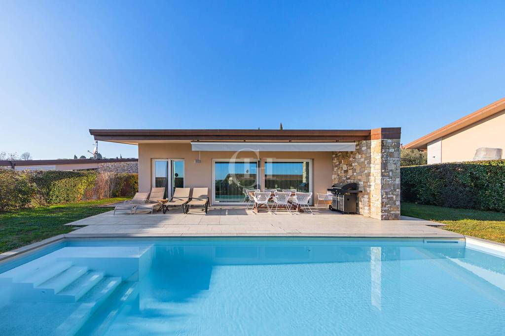 casa indipendente in vendita a Moniga del Garda