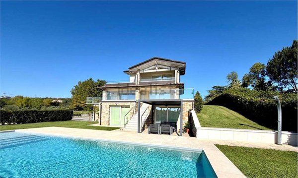 casa indipendente in vendita a Moniga del Garda