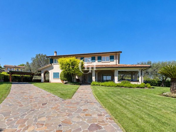 casa indipendente in vendita a Moniga del Garda