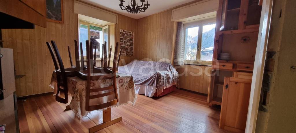 casa indipendente in vendita a Monno