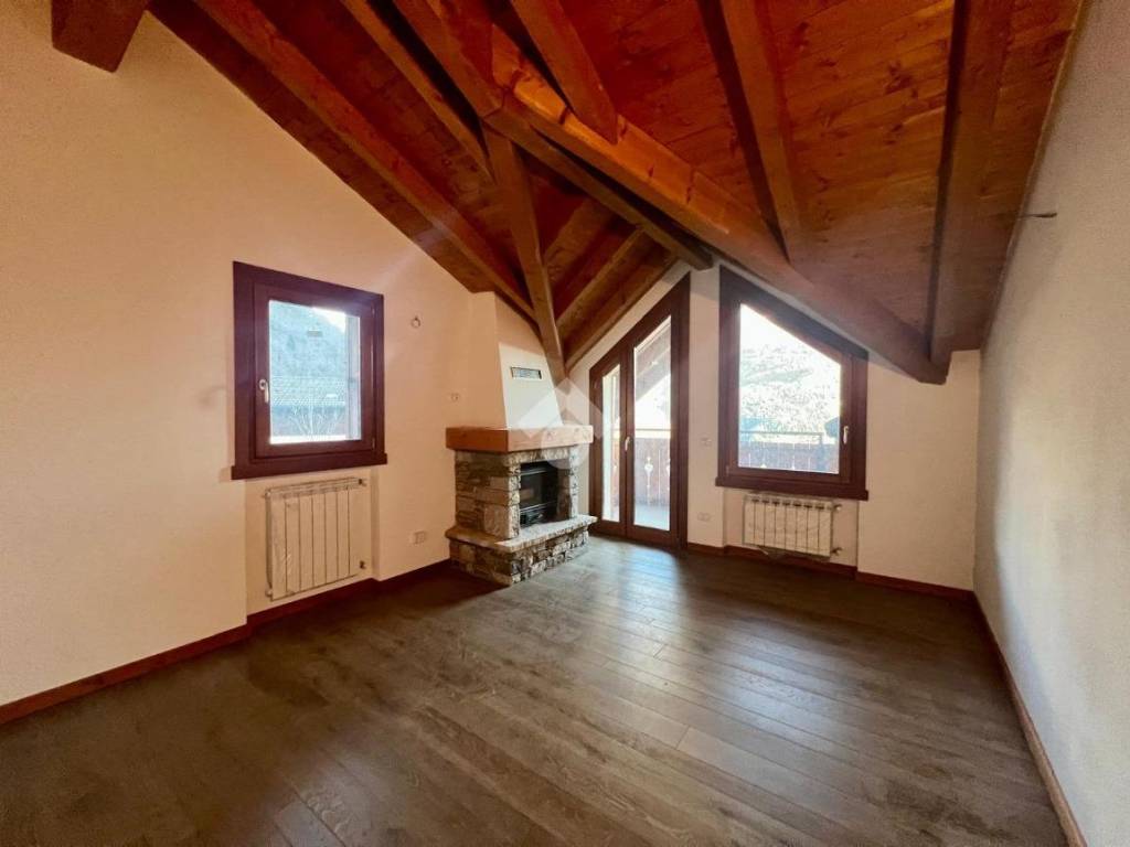 appartamento in vendita a Monno