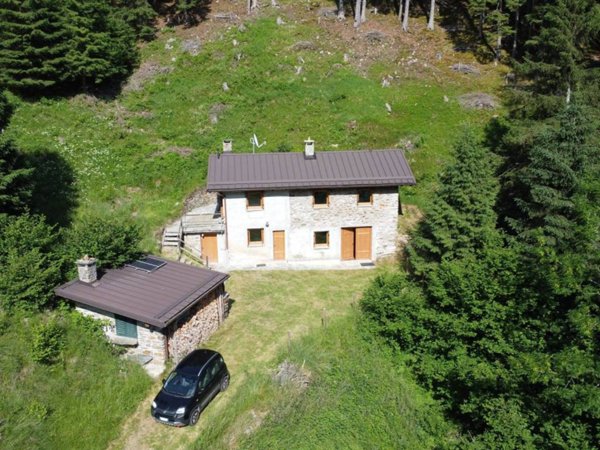 casa indipendente in vendita a Monno