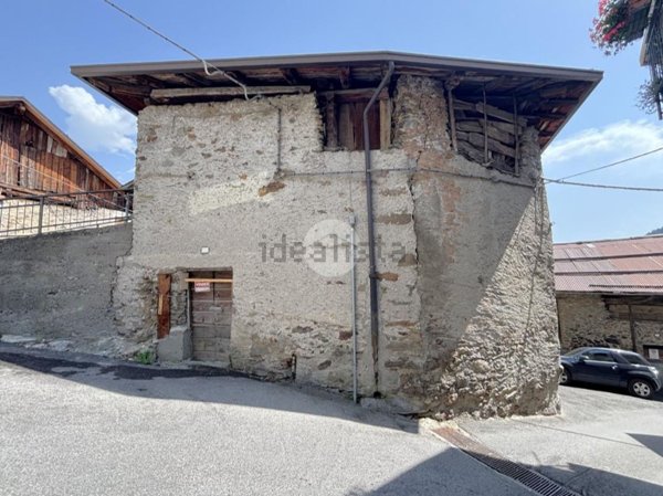 casa semindipendente in vendita a Monno