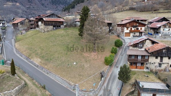 terreno edificabile in vendita a Monno
