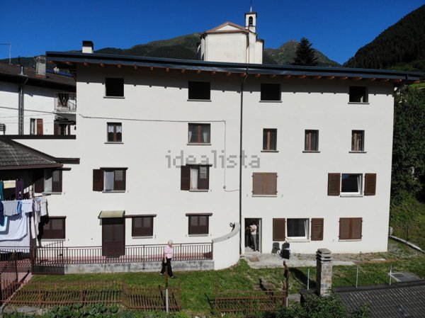 casa indipendente in vendita a Monno