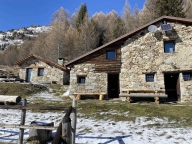 casa indipendente in vendita a Monno